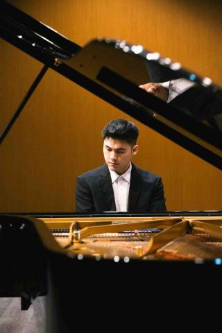 黃子昊鋼琴家教 - 