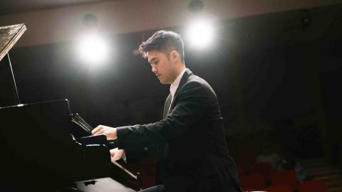 黃子昊鋼琴家教 - 