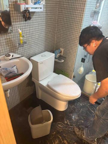 時尚機電修繕行 - 信義區特規馬桶安裝更新