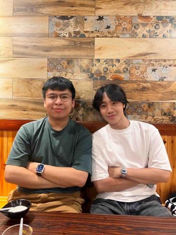 莫居殿 - 與學生合影