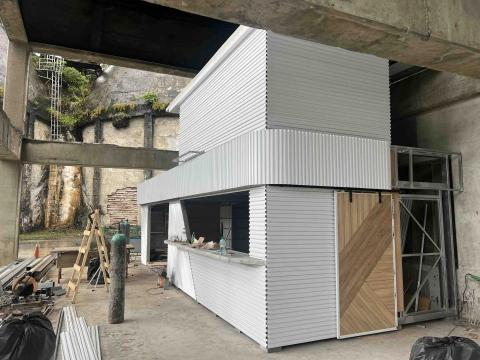 快樂創意公仔 - 貨櫃展售設計改裝