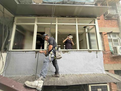 鑫凱鐵工程行 - 鋁框安裝