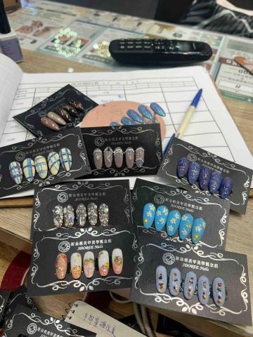 Mengyu Lu - 我的工作美甲師