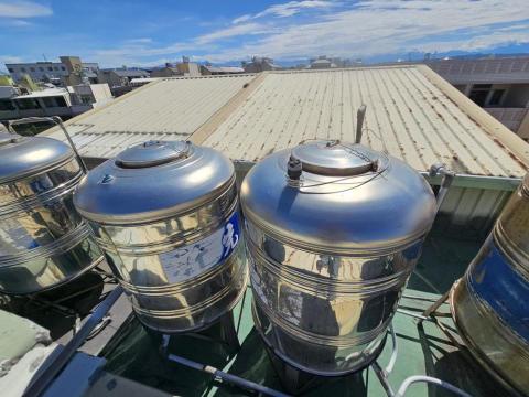 水電宗振 - 鐵皮屋需要重新用，配合施工讓水塔往上