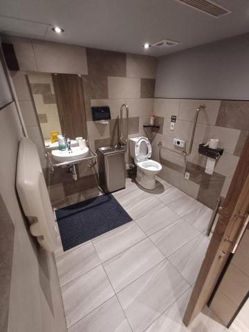 余先生 -  余先生 -