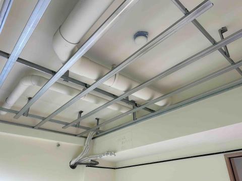 小謝 24H到府服務您！ - 輕鋼架施作