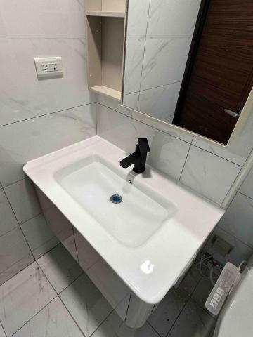 三毛 - 浴櫃及鏡櫃安裝