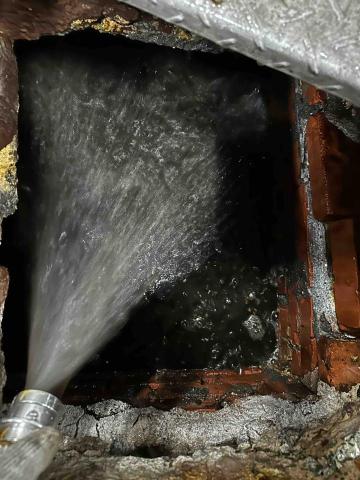 和成衛生工程行 - 抽完後清潔化糞池補水