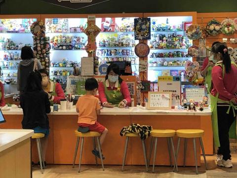 YU見設計 - 百貨兒童黏土教學經歷