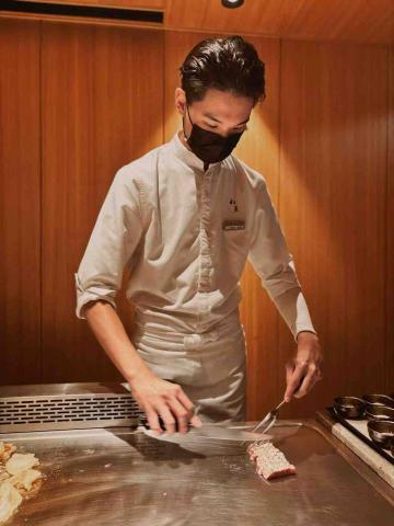 提供日式威廉服務的專家青焰熟成牛排