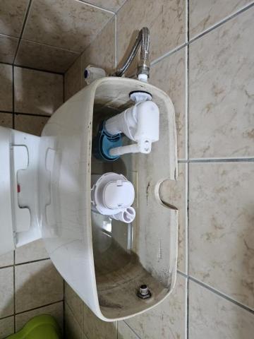 水電宗振 - 更換水箱零件，處理漏水不停問題