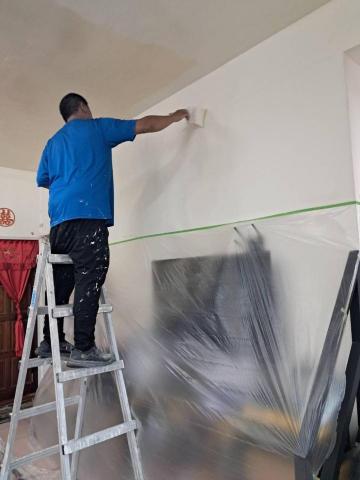 賴先生 - 油漆過程，遮蔽家具