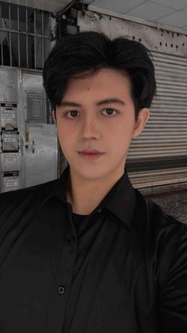 提供工作服訂做服務的專家林弘毅