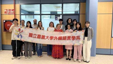 屈立婷 - 至西班牙學校進行海外交流