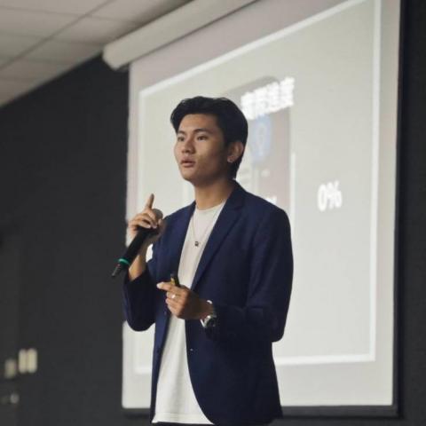 張翔舜Alex_小黑 張翔舜Alex_小黑