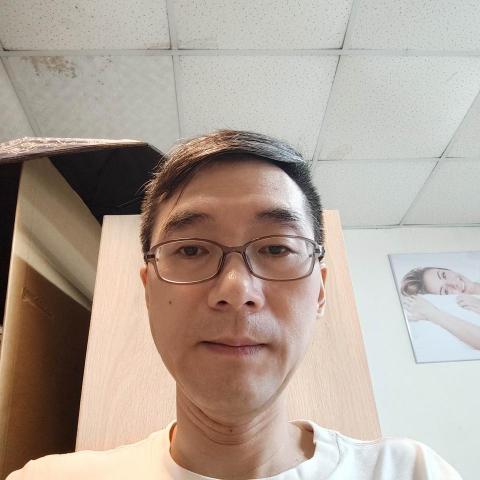 提供家具店服務的專家郭宏仁