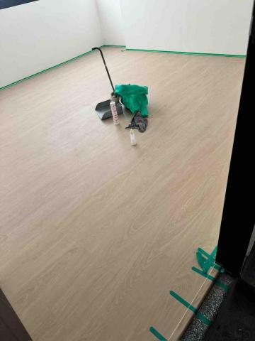 石塑卡扣地板/木地板～林小姐 - 原木黃 