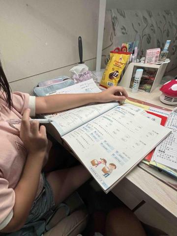 鍾欣妤 - 小五國英數課後輔導