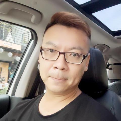 提供衝浪板貨運服務的專家陳禕儒