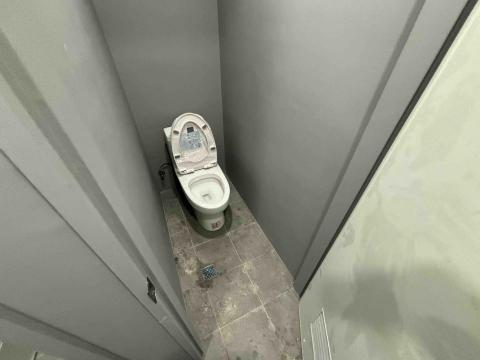 李興貴 - 馬桶安裝