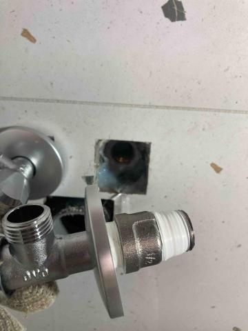 阿榮師父水電工程 - 裝浴櫃盆 三角凡爾優先處理好