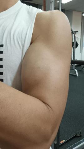 方 教 練 - 男按摩師