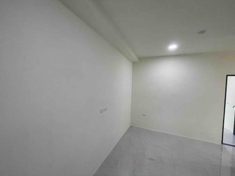 Stone - 室內修補全部粉刷（百合白）