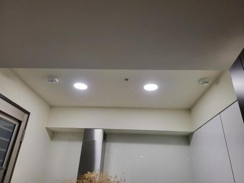 傑飛水電工作室 - 崁燈開孔安裝