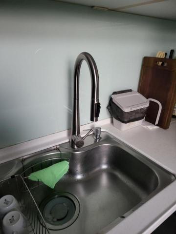 傑飛水電工作室 - 廚房龍頭更換