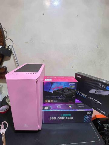 小黑電腦維修 - 便宜升級 討論需求  #24h小時在線服務 
#dc語音 討論
#小資族限額專案 
#粉色機殼