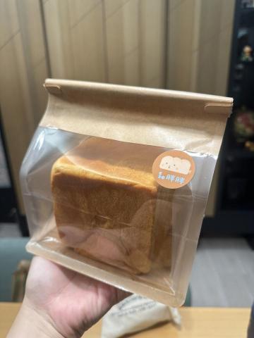 林貫勻 - Logo設計