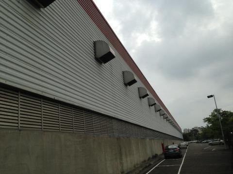 傑達國際 - ToyoXX汽車廠
提供廠房通風與降溫系統規劃，改善車間空氣流通，維持設備穩定運轉及員工舒適度。