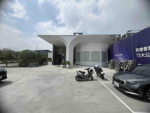 偉龍工程行 - 台南，達麗世界仁。