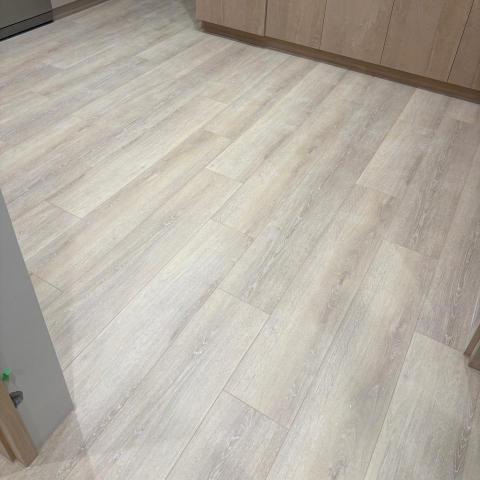 提供卡扣服務的專家鄭國寶