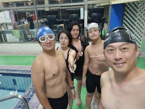 邱正緯 - 和學生們合照