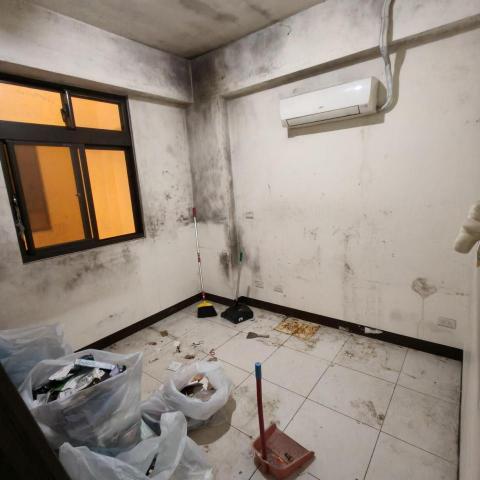 余先生 -  余先生 -