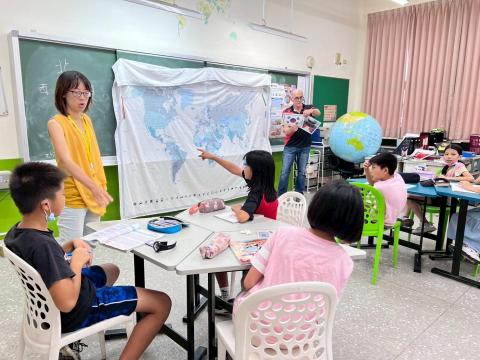 彭育萱 - 雙語協同