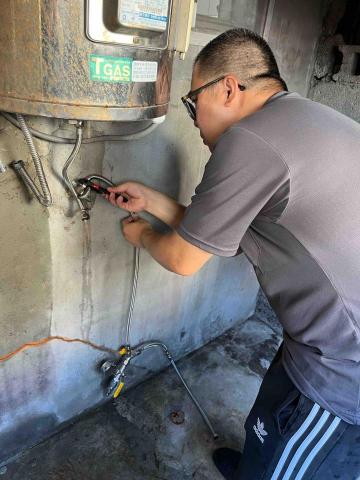 孫子風 - 清洗水管