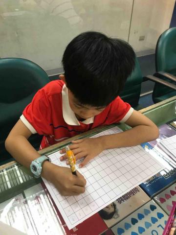 Vicky 國小英數 - 