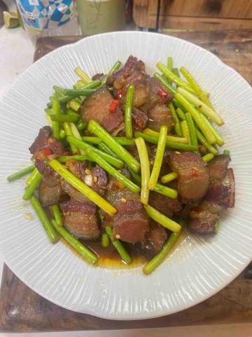 金玲 - 蒜薹臘肉