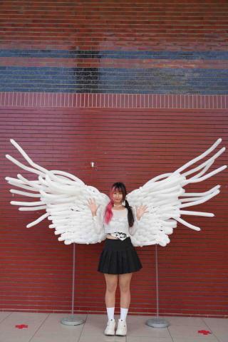 造型氣球 半半姐姐 - 大天使翅膀?