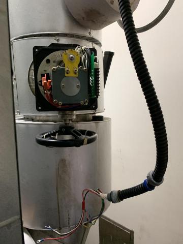 林敬廷 - 冰水機控制閥檢修