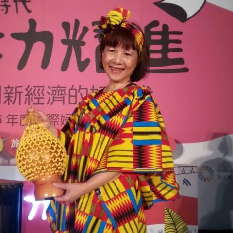 提供油壓服務的專家謝美美