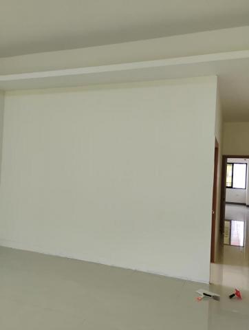 王騰躍 - 室內百合白