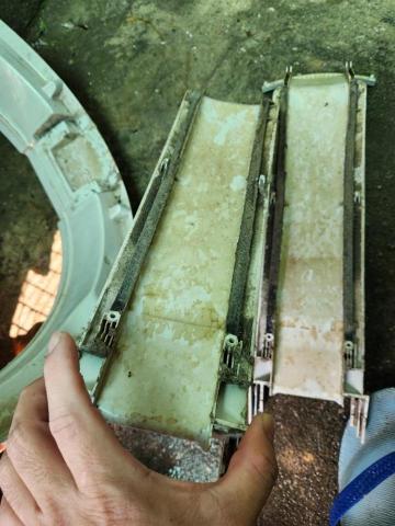 淨俏俏專業清洗 - 過濾循環道內積滿污垢