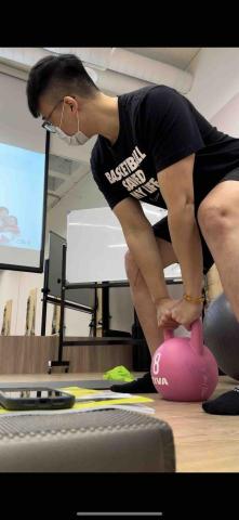 台中海線、東海別墅、可一對一、二,有國際證照的男女教練 -  台中海線、東海別墅、可一對一、二,有國際證照的男女教練 -