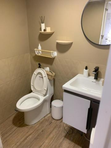 林敬廷 - 廁所 牆面油漆、地板施工