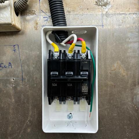 提供弱電箱服務的專家Chih Kai Lu