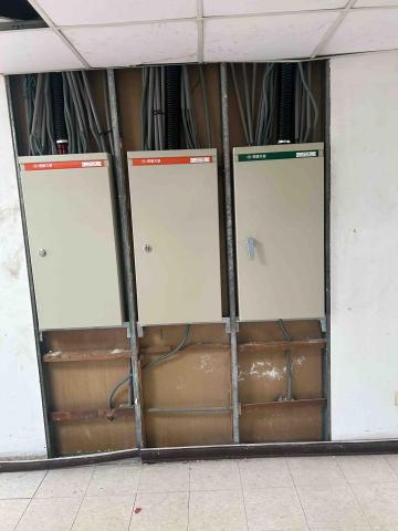 源泰工程行 - 輕隔間電箱更換 源泰工程行 - 輕隔間電箱更換