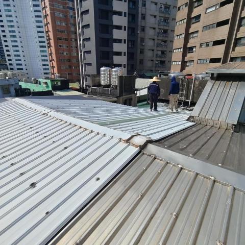 隔熱超人 - 老舊公寓頂樓加蓋漏水求助無門